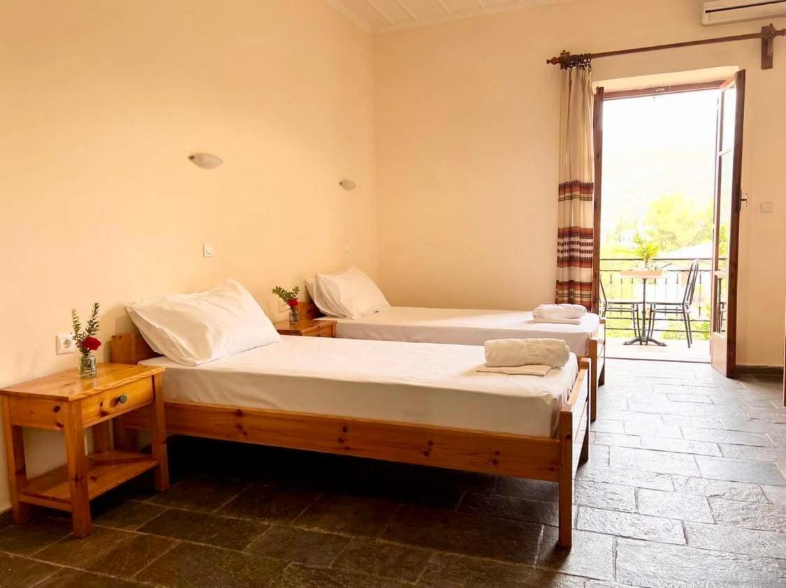 Ferienwohnung Kastro Aggeliki Kardhamili Exterior foto