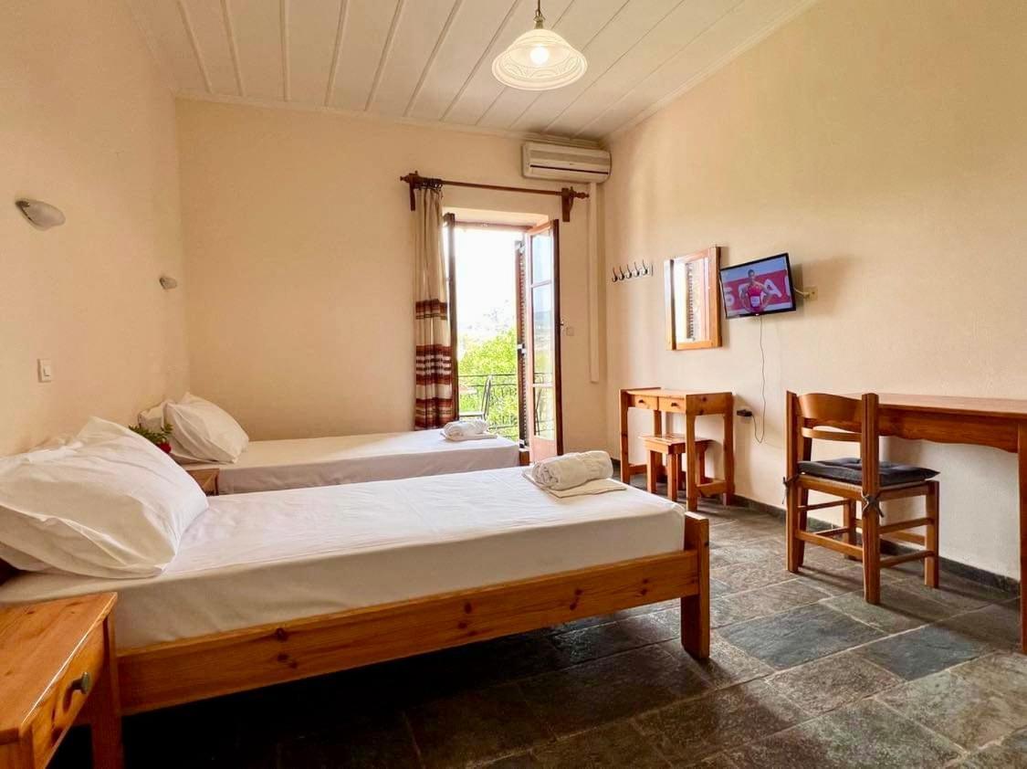 Ferienwohnung Kastro Aggeliki Kardhamili Exterior foto