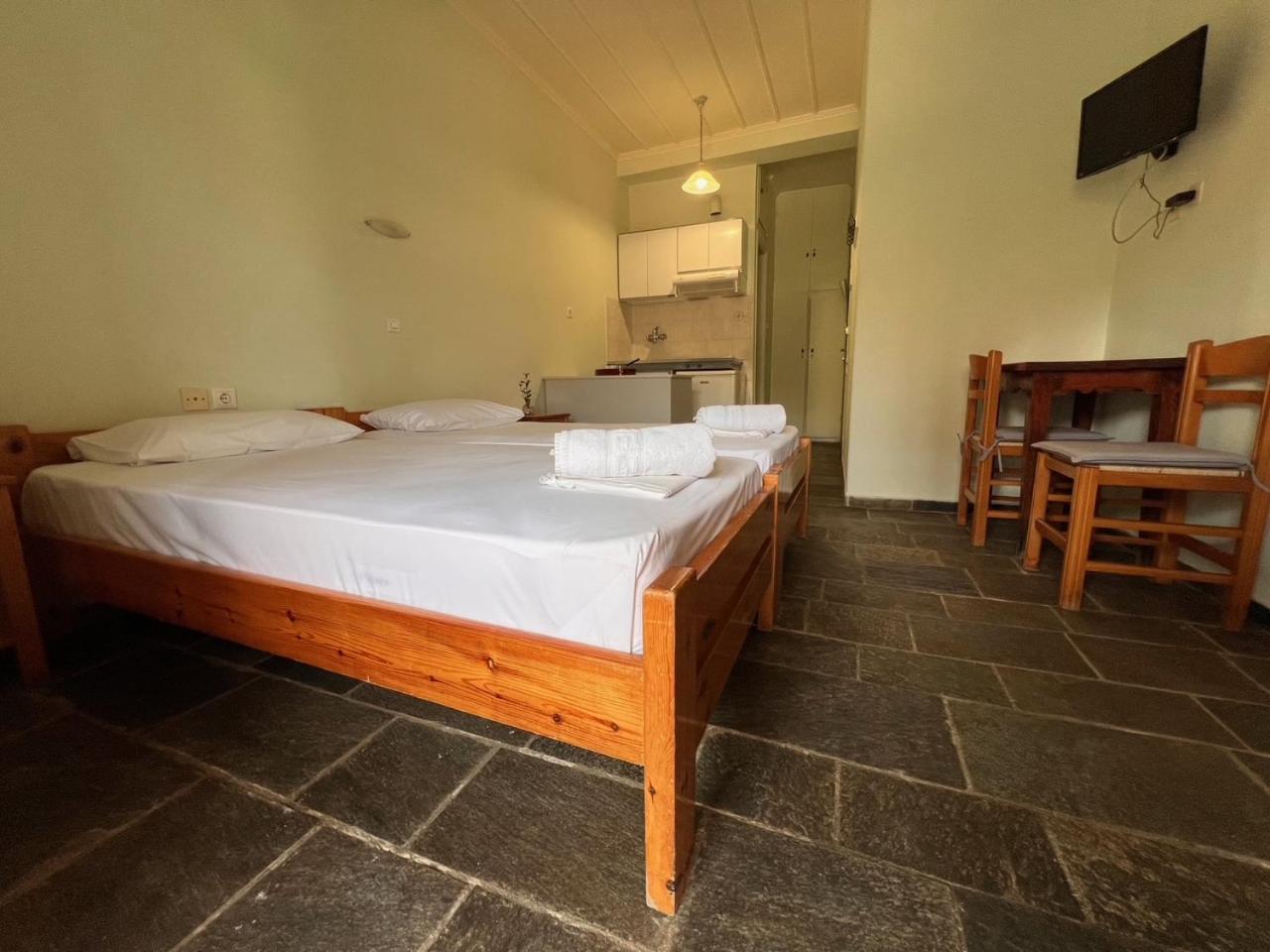 Ferienwohnung Kastro Aggeliki Kardhamili Exterior foto
