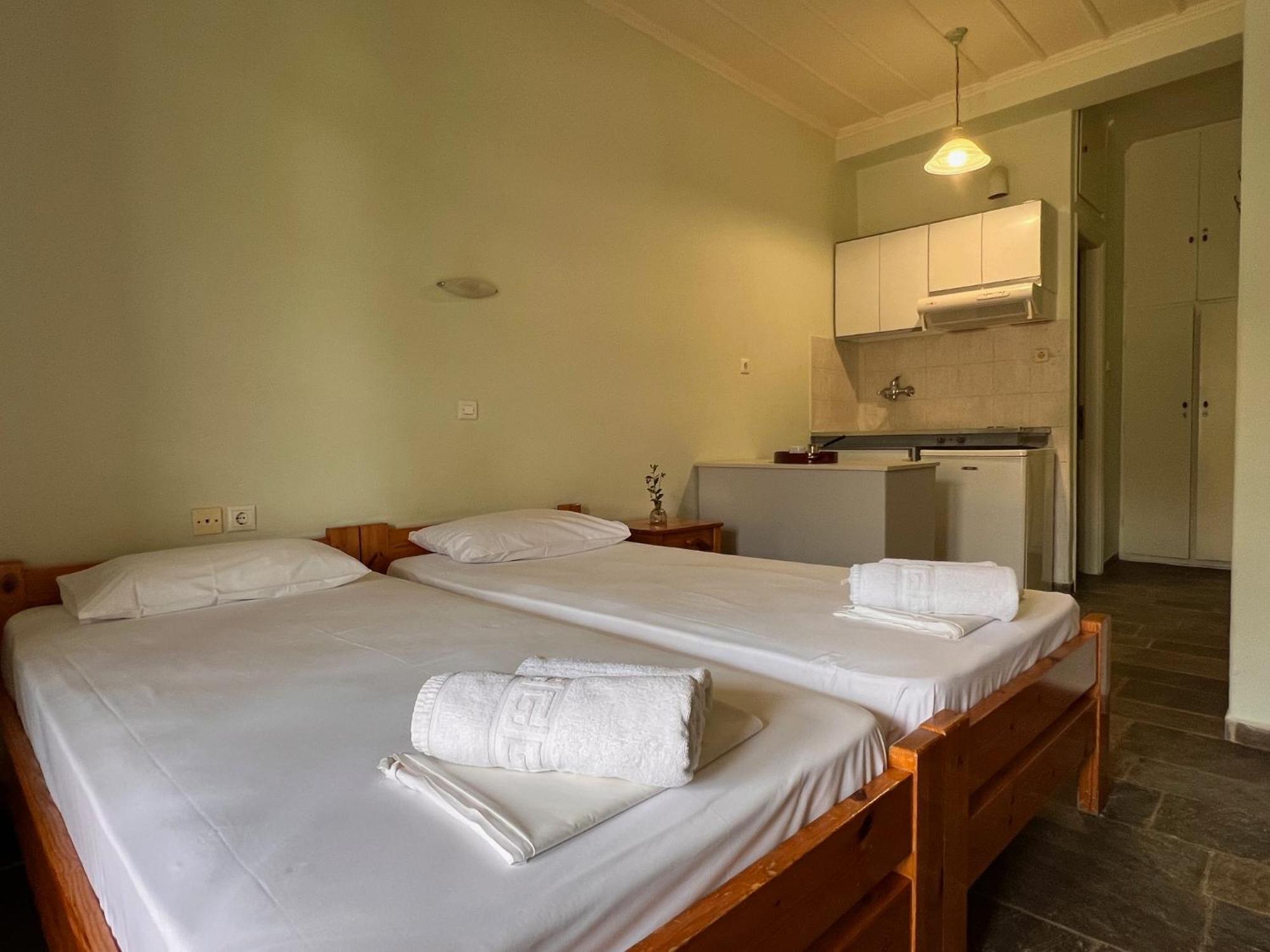 Ferienwohnung Kastro Aggeliki Kardhamili Exterior foto